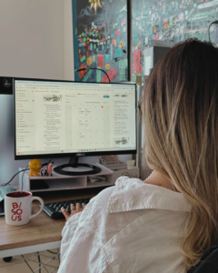 Le petit conseil com' de Camille - Community Manager organisée et créative - Phoebus Communication (agence de communication à Clermont-Ferrand)